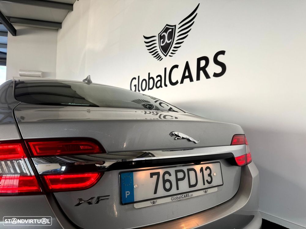 Jaguar XF 2.2 D Premium Luxury - 12