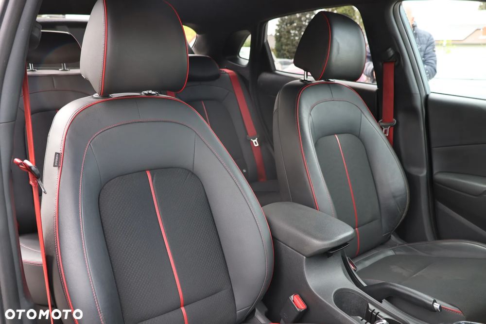 Hyundai Kona 1.6 T-GDI Premium DCT - 12