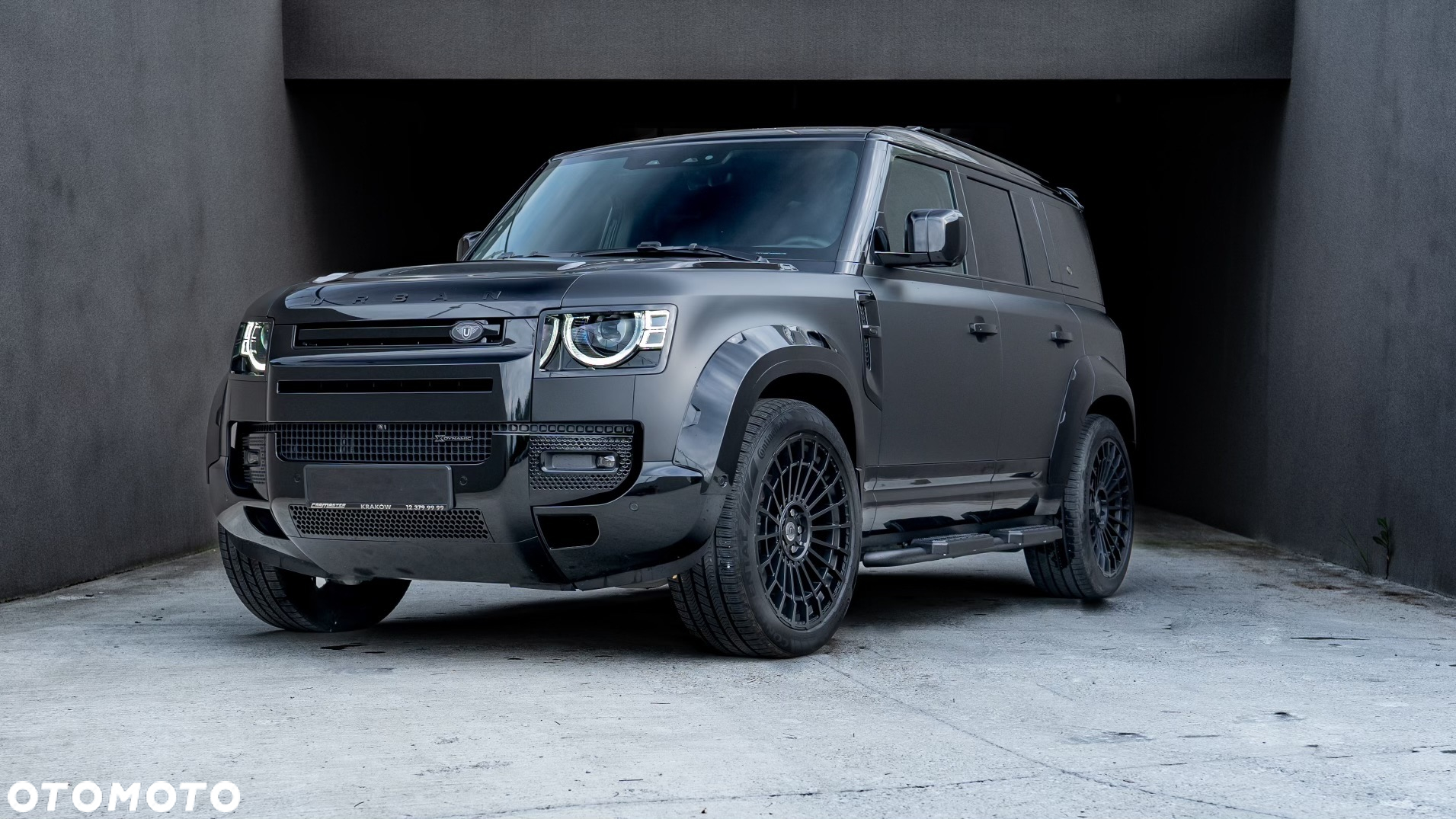Land Rover Defender - 7