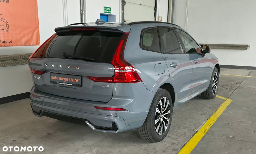 Volvo XC 60 B4 B Plus Dark - 4