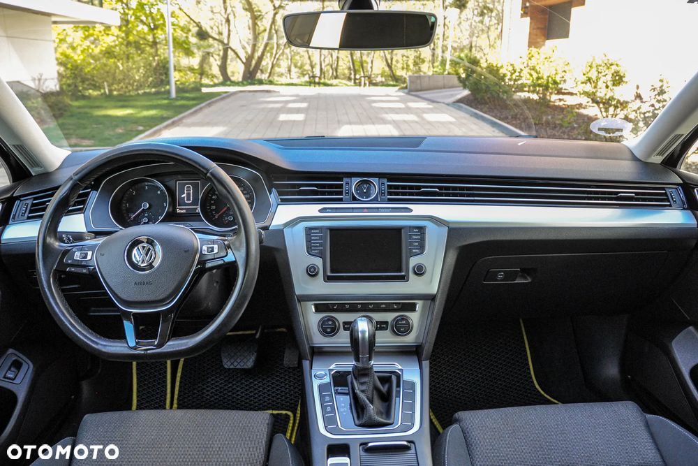 Volkswagen Passat - 10