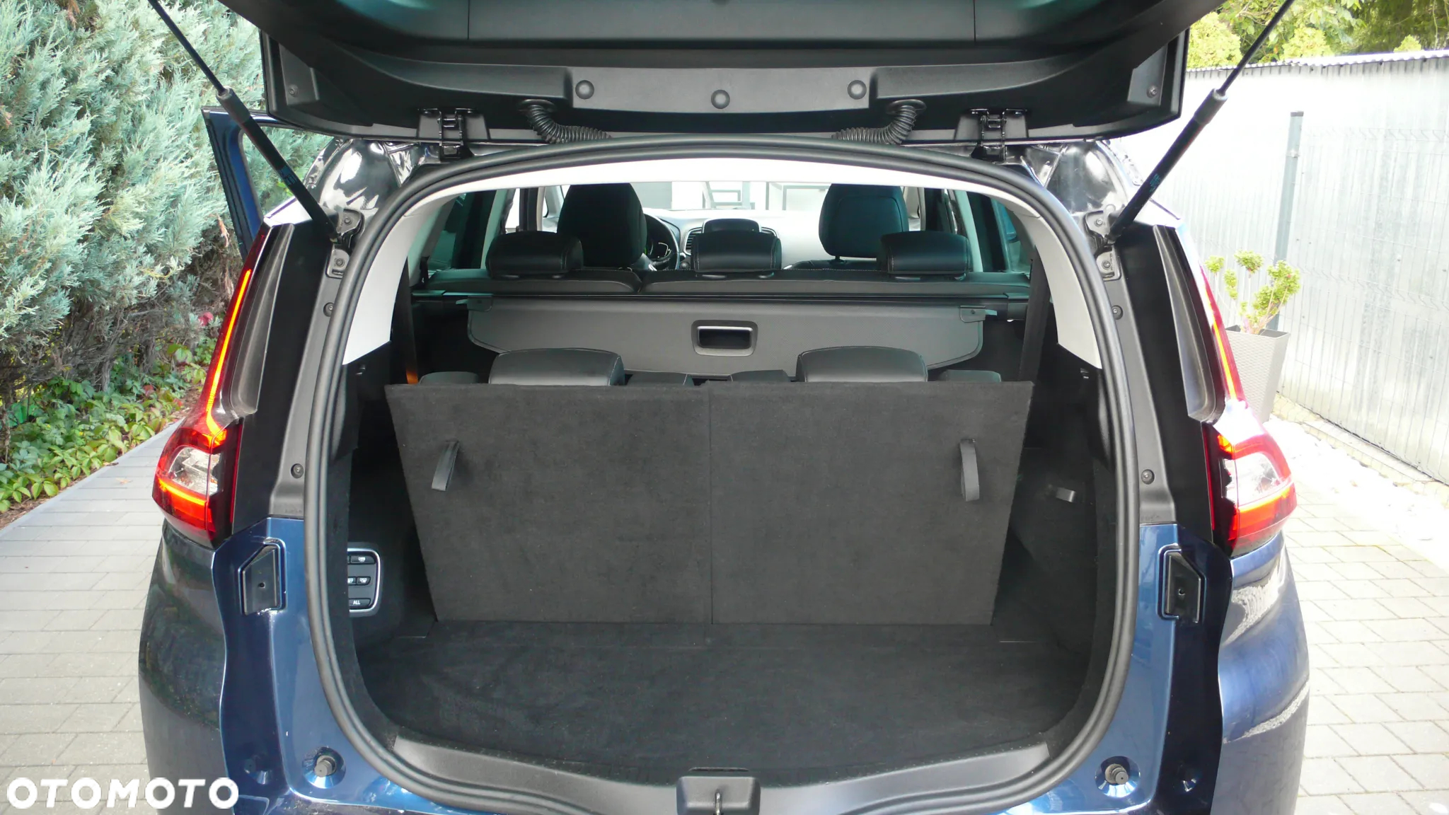 Renault Grand Scenic TCe 140 GPF EDC BLACK EDITION - 15