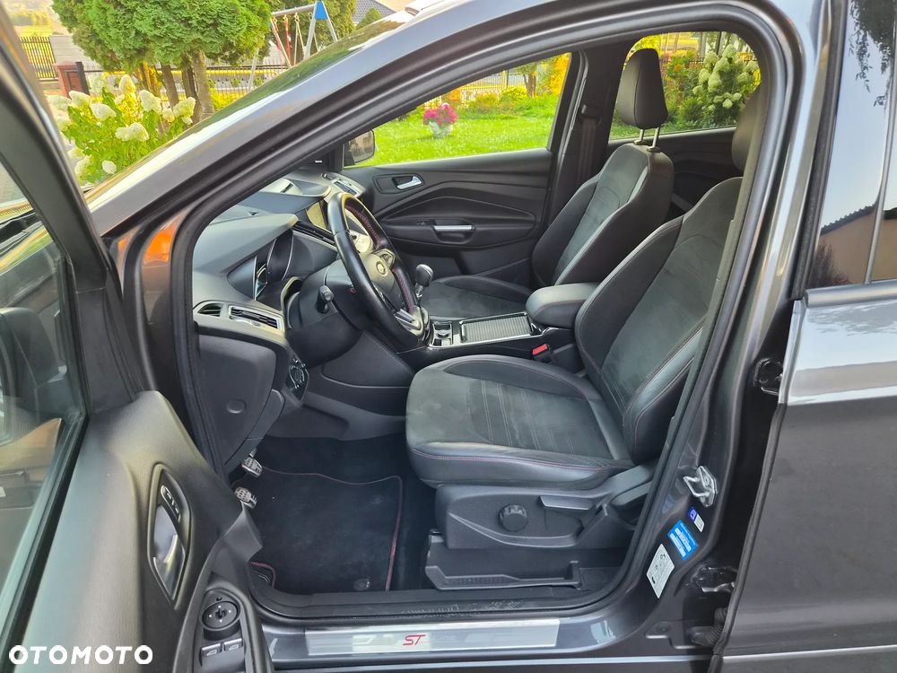 Ford Kuga 2.0 TDCi 4x4 ST-Line - 23