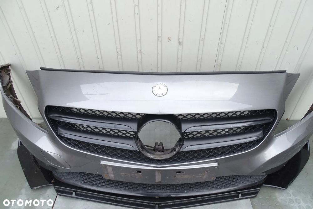 MERCEDES A-KLASA W176 Zderzak Przód  Przedni Grill - 2