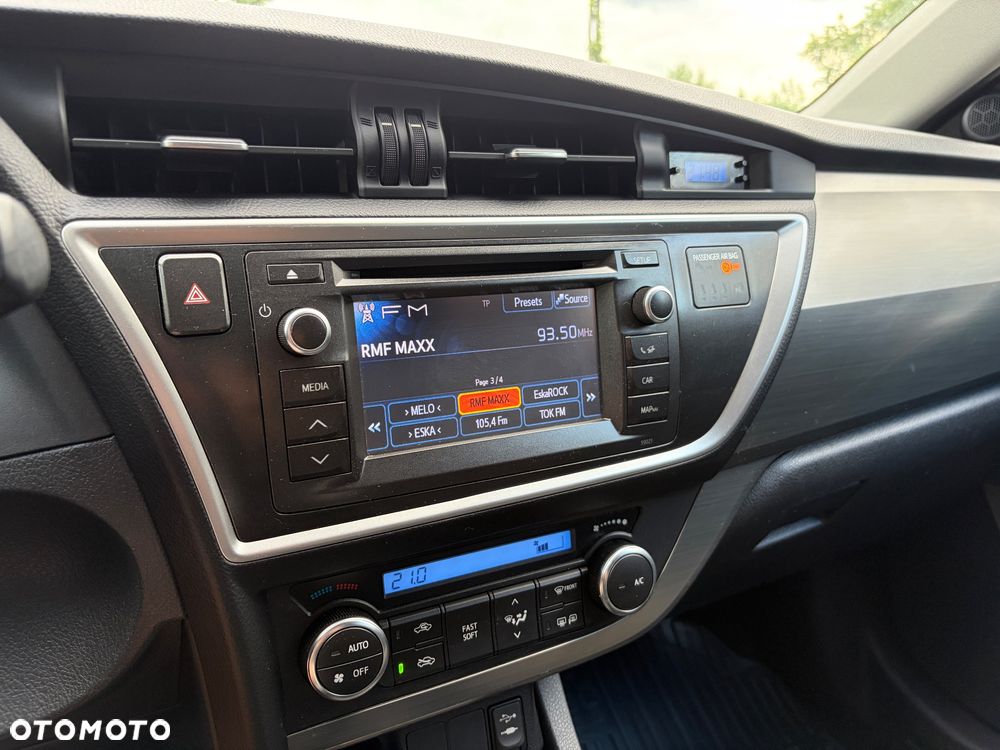 Toyota Auris 1.6 Premium - 11