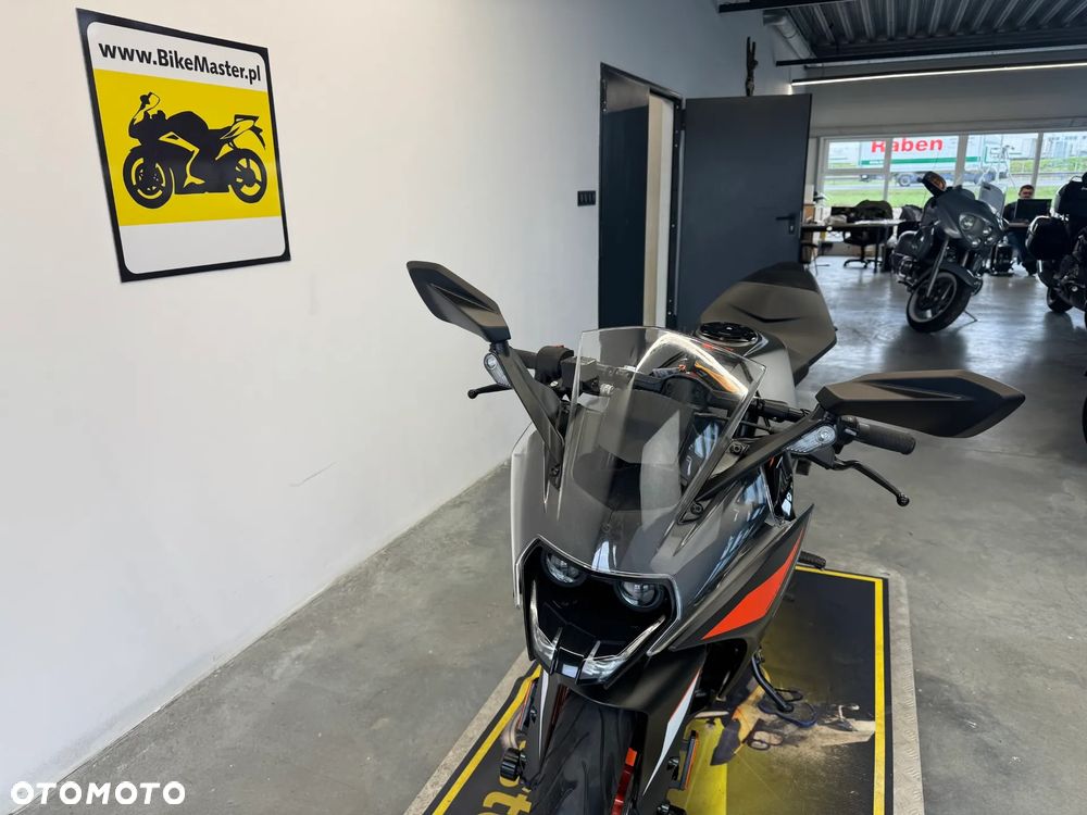 KTM RC 125 - 33