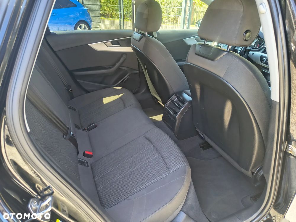 Audi A4 Avant 2.0 TDI DPF clean diesel Ambiente - 25