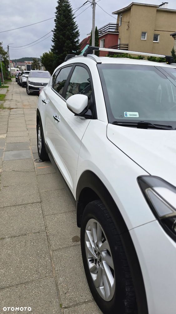 Hyundai Tucson 2.0 CRDI BlueDrive Style 2WD - 26