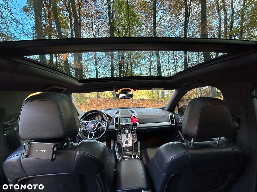 Porsche Cayenne 2015 photo 2