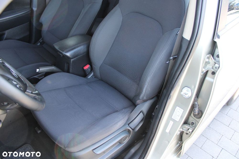 Kia Carens - 20