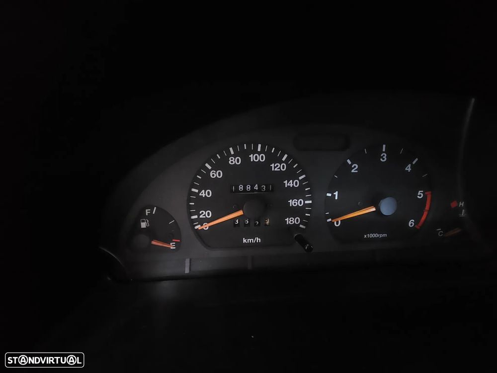 Suzuki Vitara 1.9 TD JLX - 10