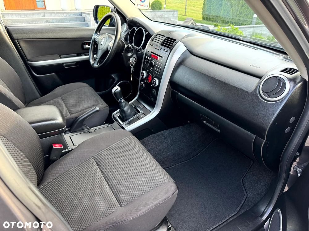 Suzuki Grand Vitara - 11