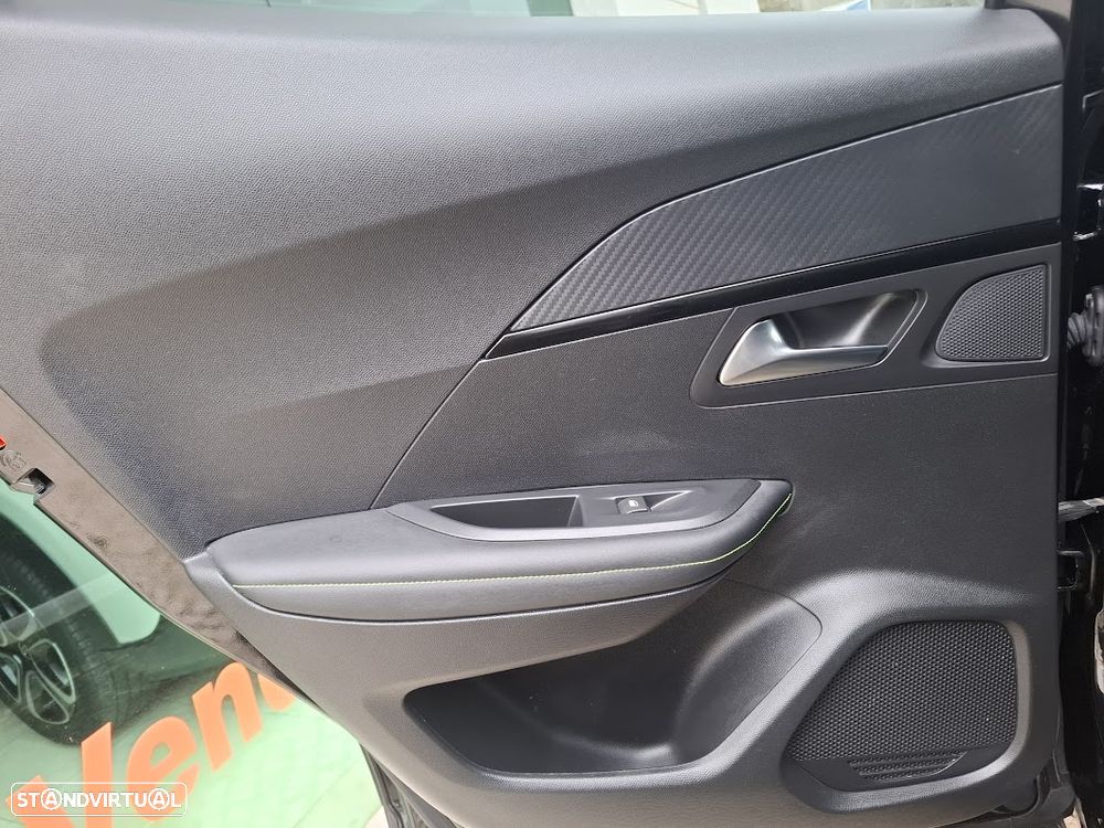 Peugeot 2008 1.2 PureTech GT Line - 38