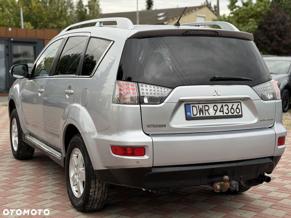 Mitsubishi Outlander - 4