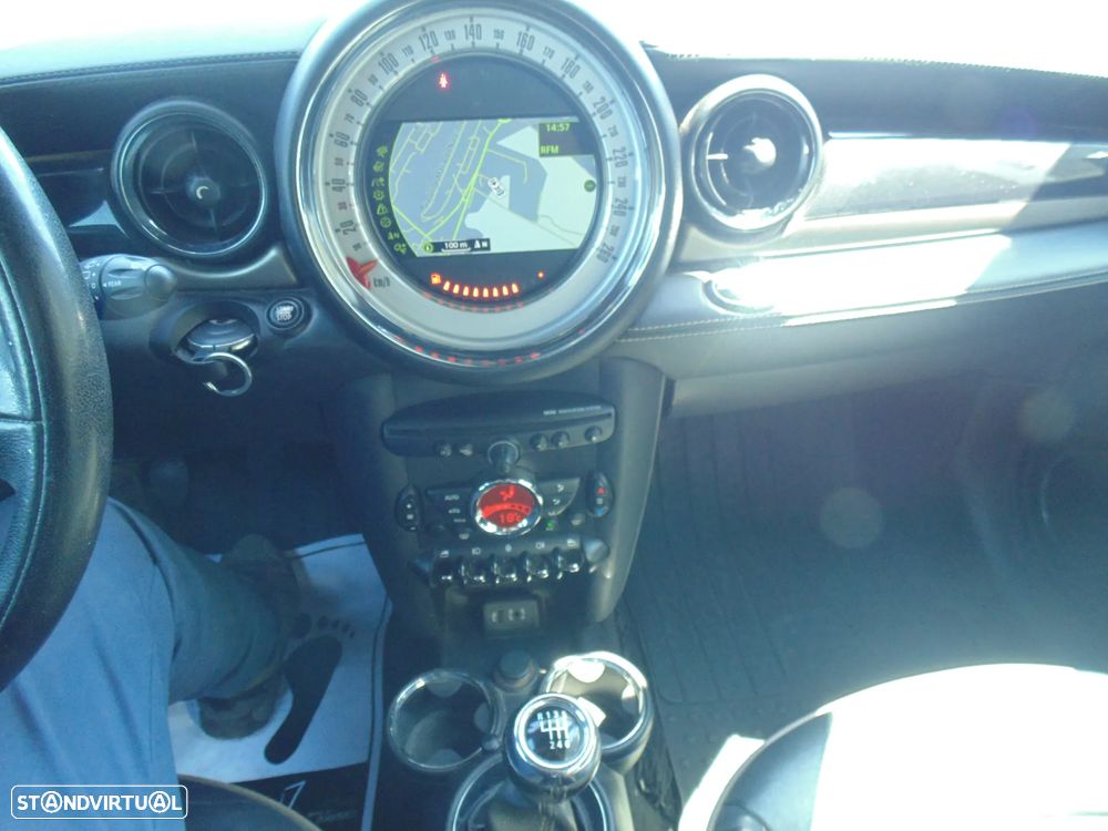 MINI Clubman Cooper D - 32