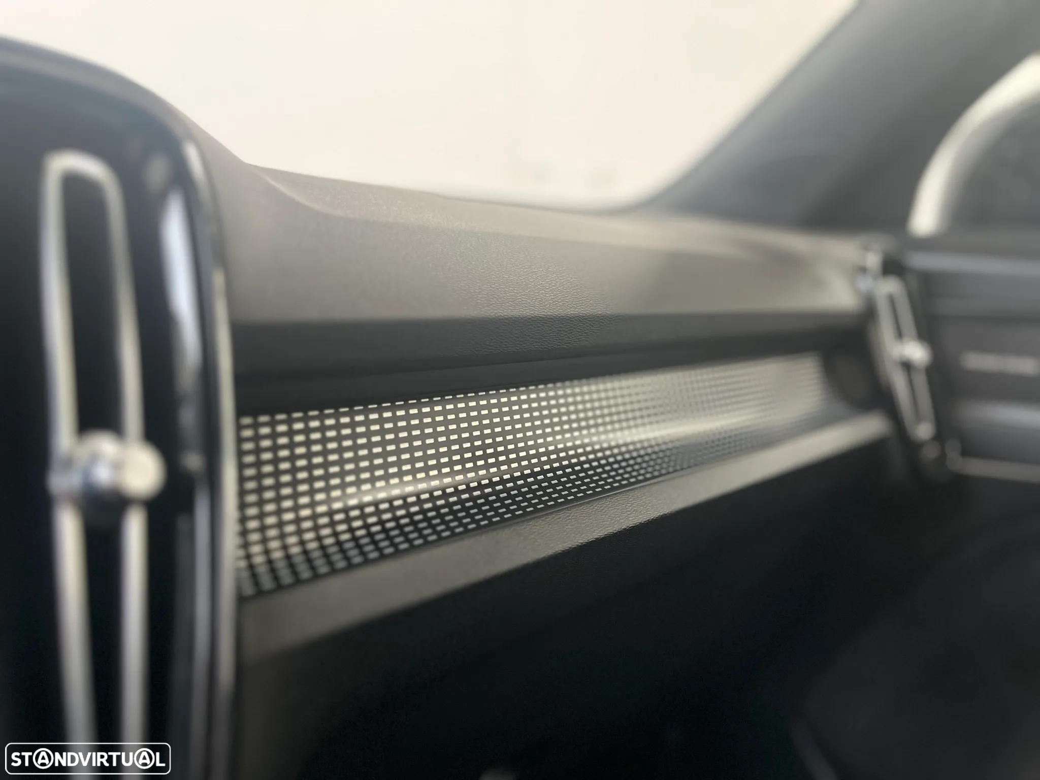 Volvo XC 40 1.5 T2 Plus Dark Auto - 22