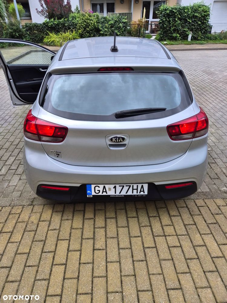 Kia Rio 1.2 M - 17
