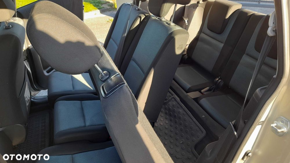 Toyota Corolla Verso - 5