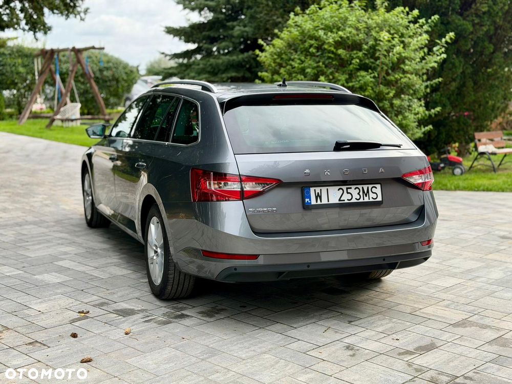 Skoda Superb 2.0 TDI SCR Ambition DSG - 4
