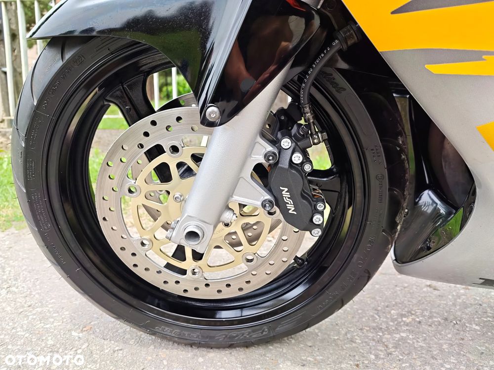 Honda CBR - 15