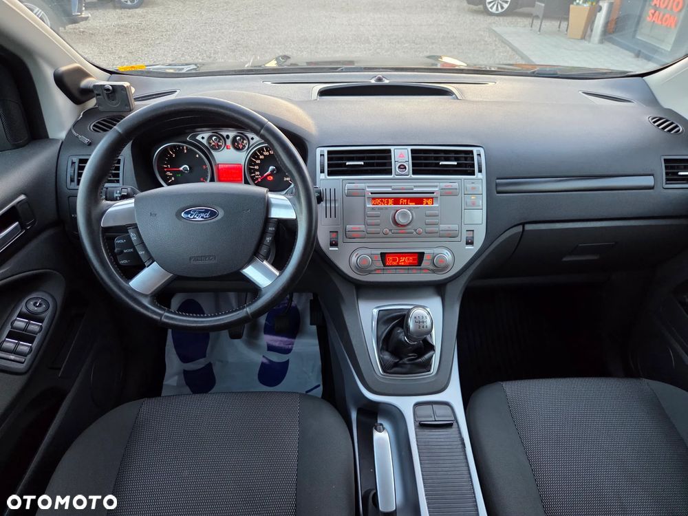 Ford Kuga 2.0 TDCi 2x4 Titanium - 20