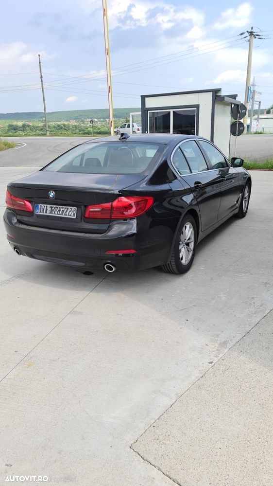 BMW Seria 5 520d xDrive AT - 2