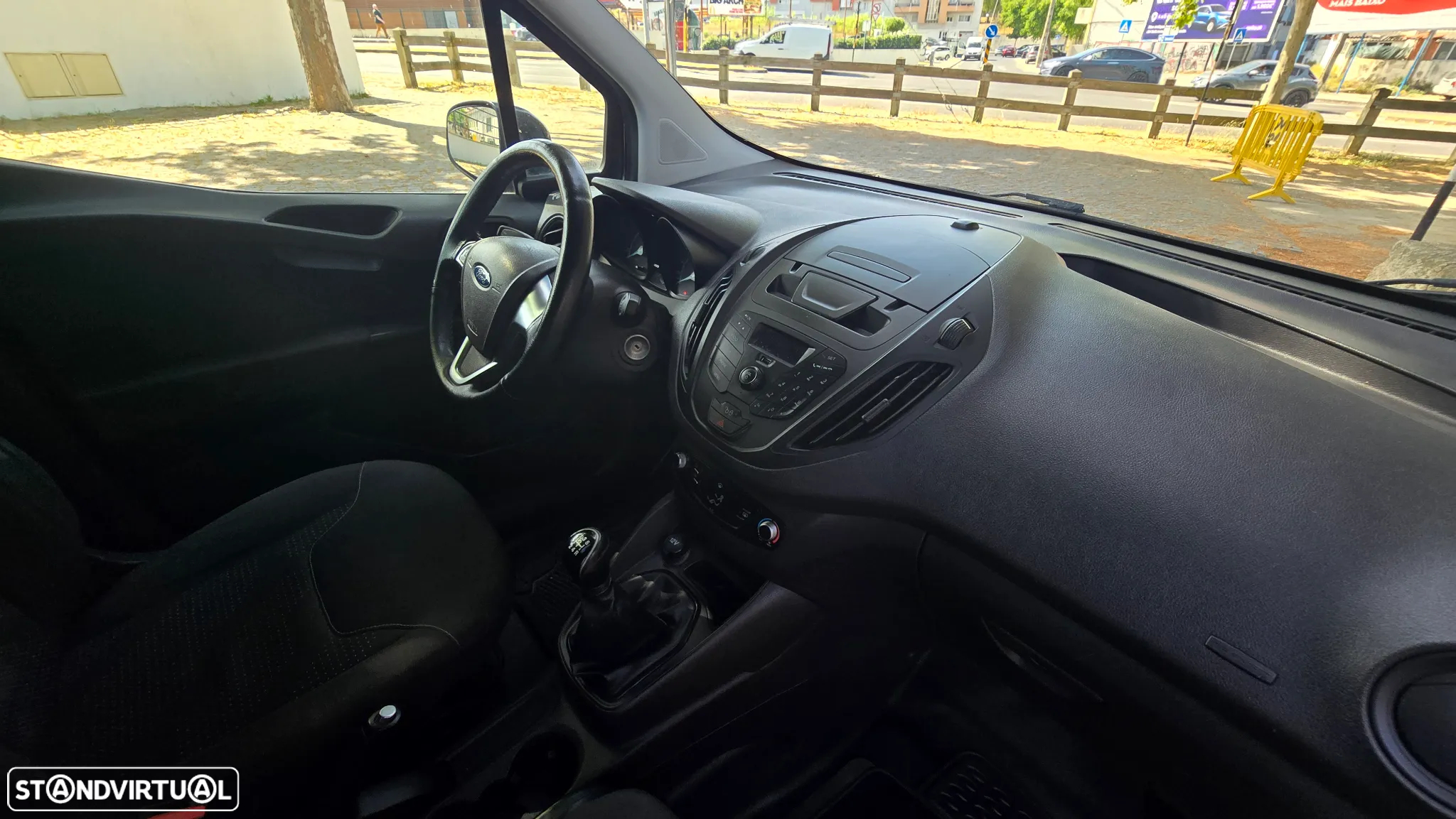 Ford Courier - 21