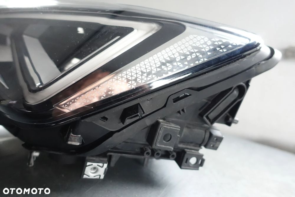 LAMPA LEWY PRZÓD TARRACO FULL LED - 5