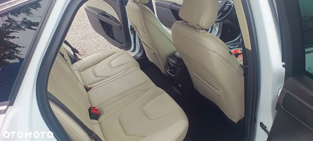 Ford Mondeo Turnier 2.0 EcoBlue Titanium - 22