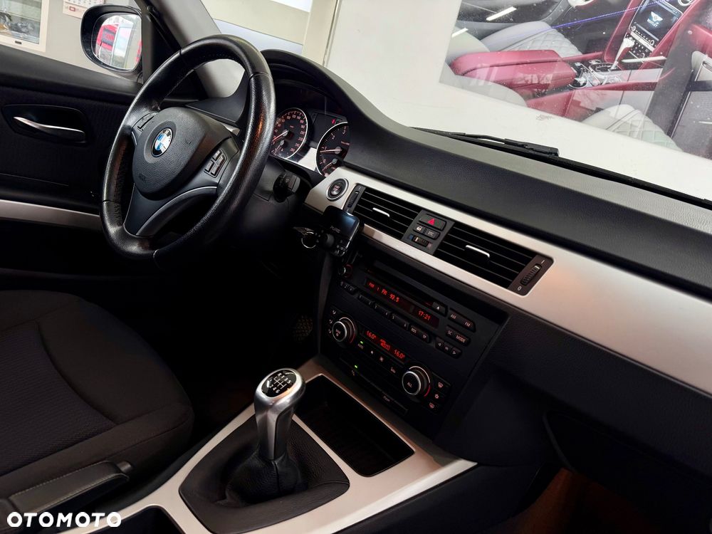 BMW Seria 3 - 35