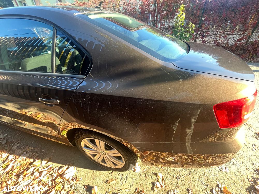Volkswagen Jetta - 16