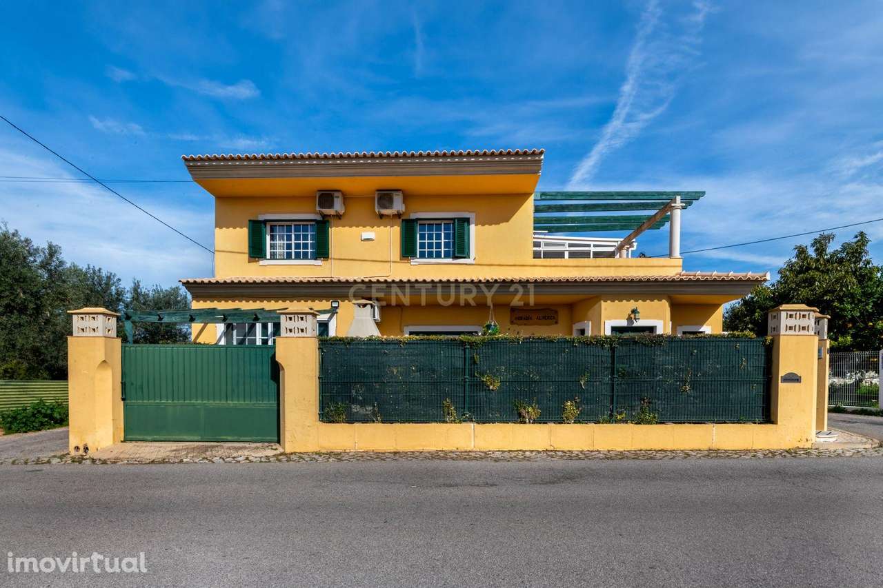 Moradia T2+1 a curta distância do Vale do Lobo - Grande imagem: 2/43