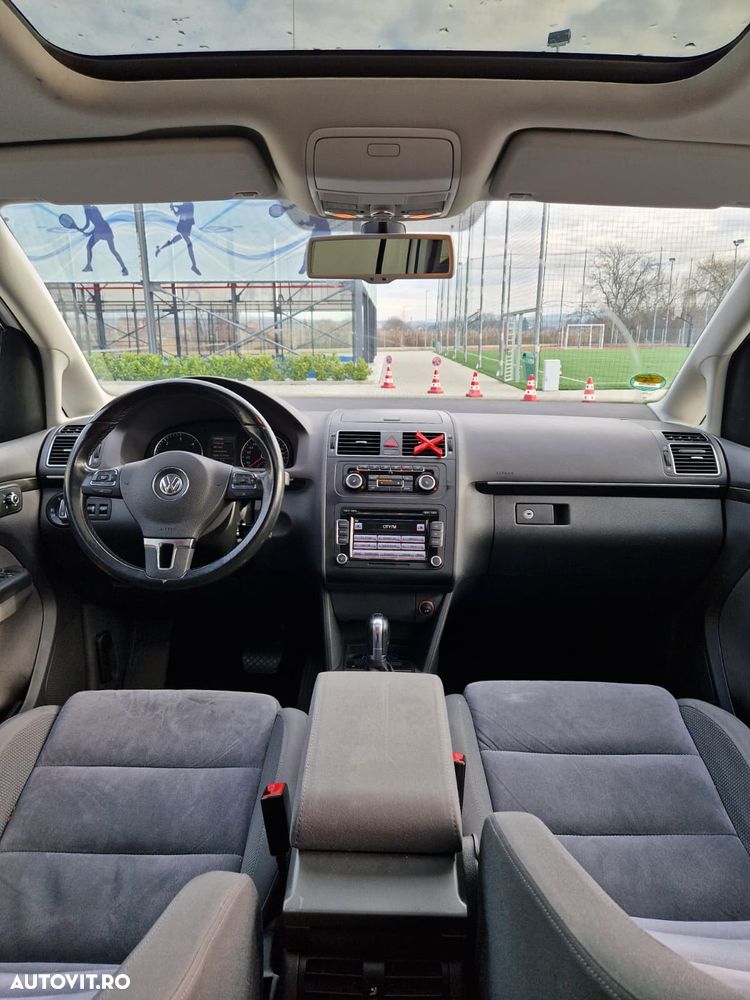 Volkswagen Touran 2.0 TDI DPF DSG Highline - 13