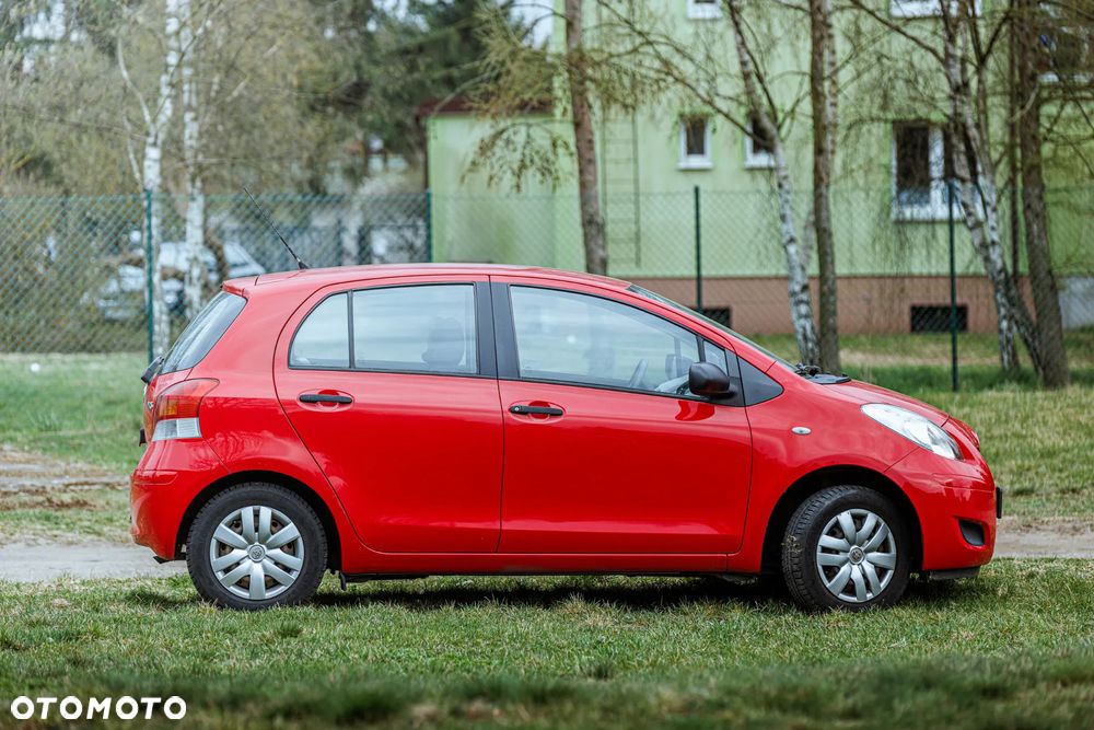Toyota Yaris 1.0 Entry EU5 - 9