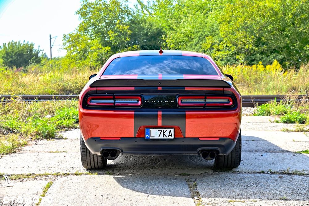 Dodge Challenger - 9