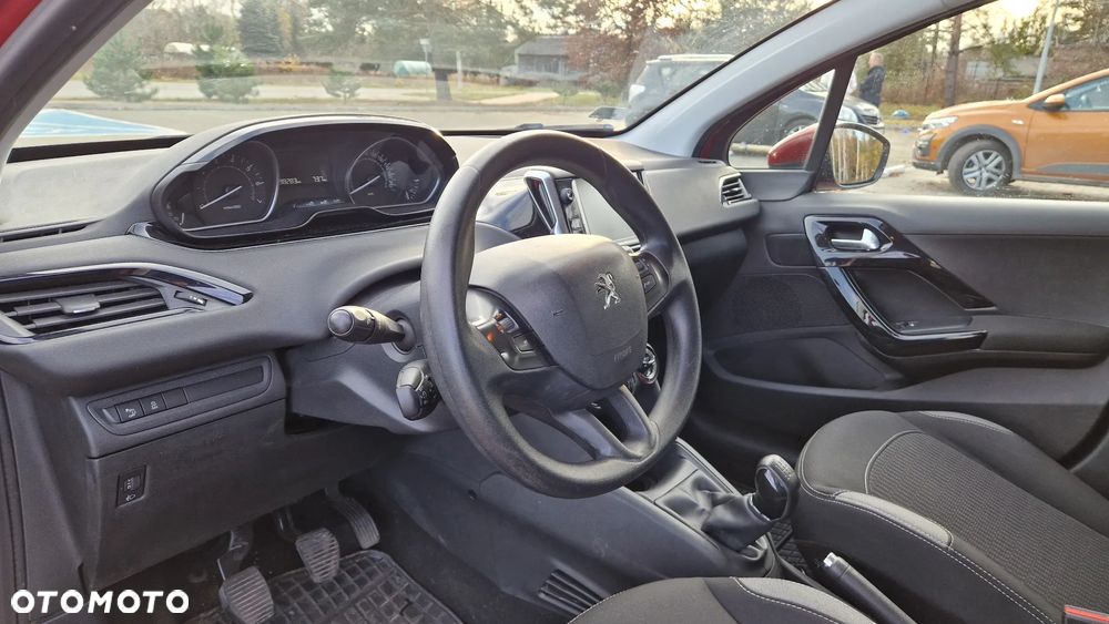 Peugeot 208 1.2 PureTech Allure - 8