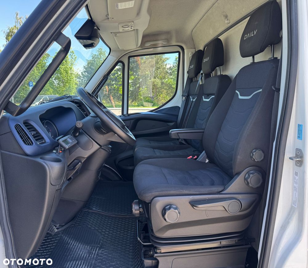Iveco Daily‼️72C18‼️2021r 3.0 HI-MATIC Chłodnia/Mroźnia zakres -32C/+22C THERMO KING V-500 MAX Źródło Zasilania 400V Grube Ściany/Podłoga Przegroda komorowa‼️ Full LED na bliźniaku Salon Polska DMC7200kg - 21
