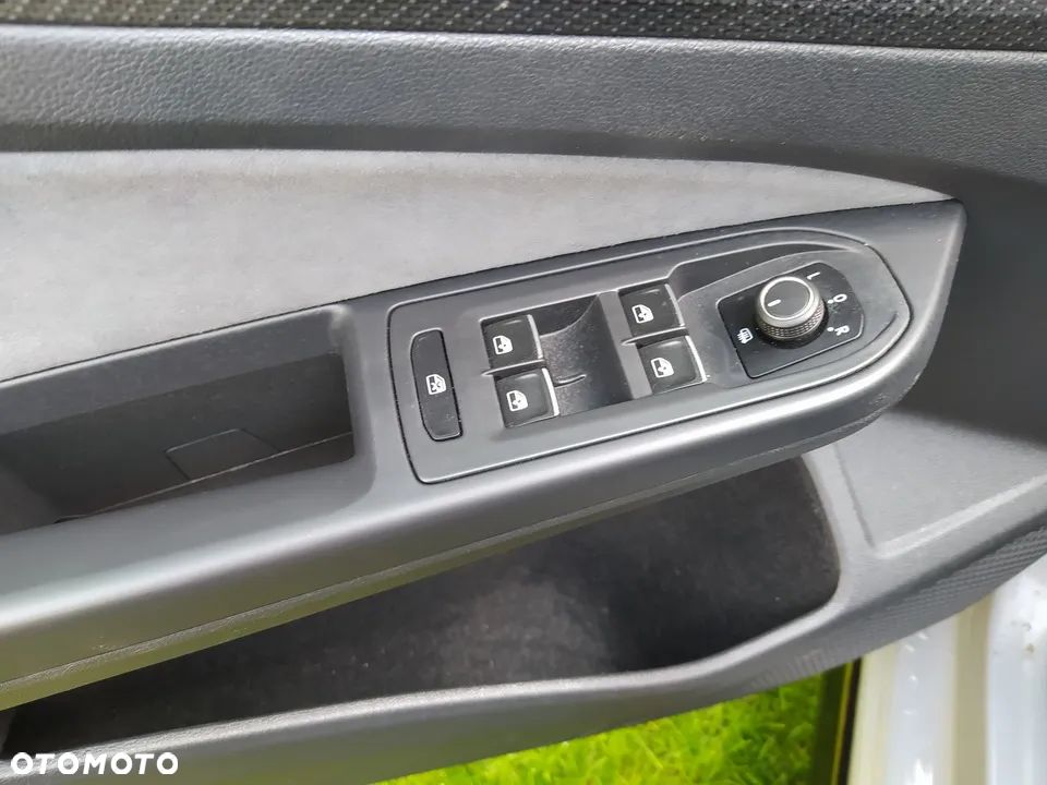 Volkswagen Golf - 19