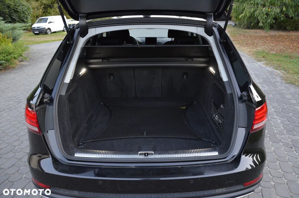 Audi A4 Avant 30 TDI S tronic design - 17