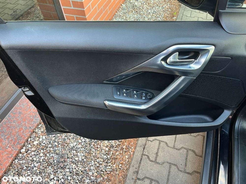 Peugeot 2008 1.6 BlueHDi Allure - 19