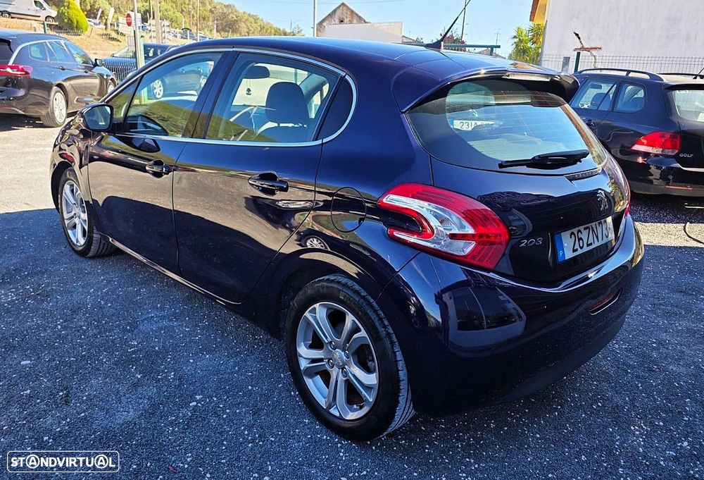 Peugeot 208 1.6 BlueHDi Allure - 4