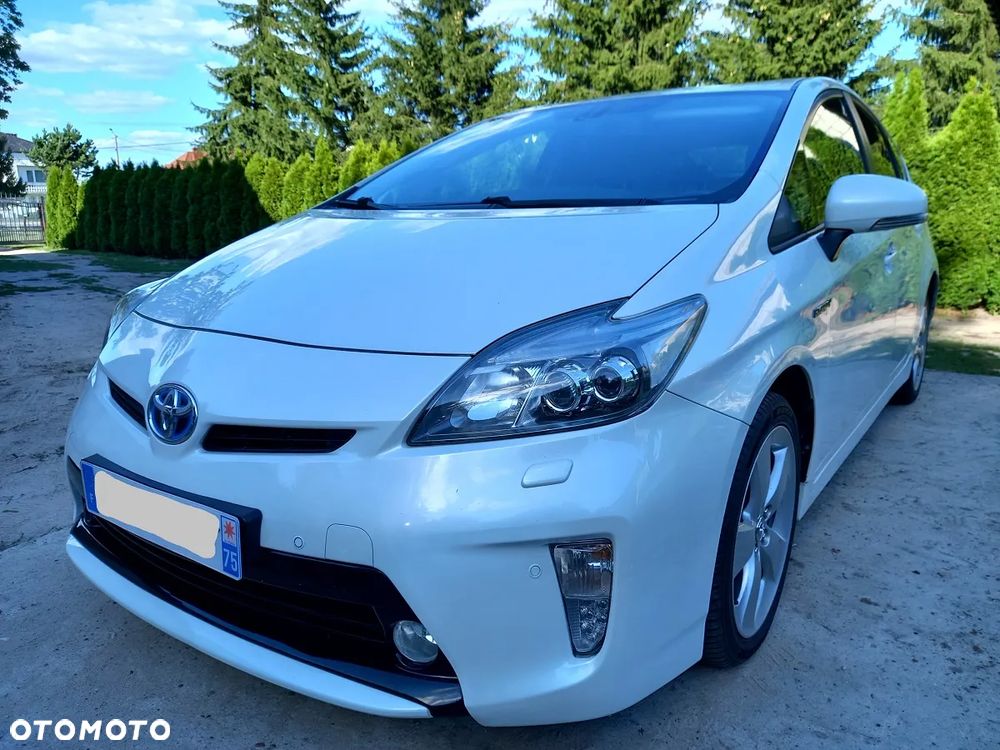 Toyota Prius (Hybrid) Executive - 9