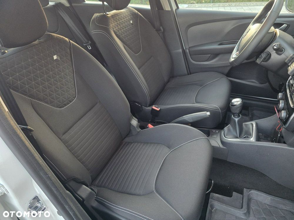 Renault Clio 1.2 16V 75 LIMITED - 23