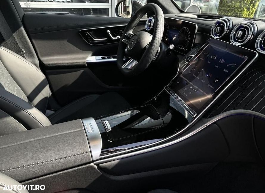 Mercedes-Benz GLC 300 e 4Matic 9G-TRONIC AMG Line Advanced - 25