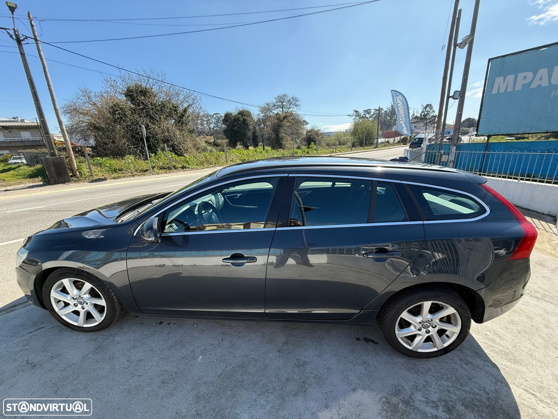 Volvo V60 1.6 D2 Momentum Eco Powershift - 7