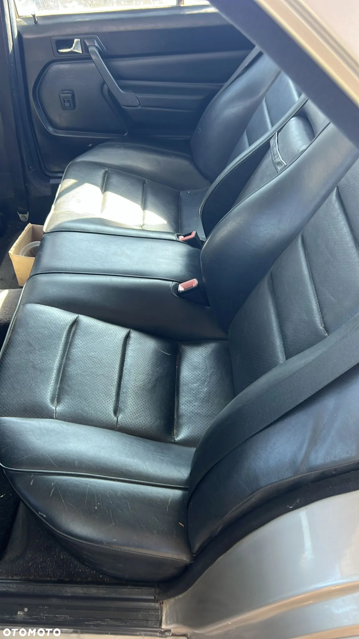 Mercedes-Benz W201 (190) - 12