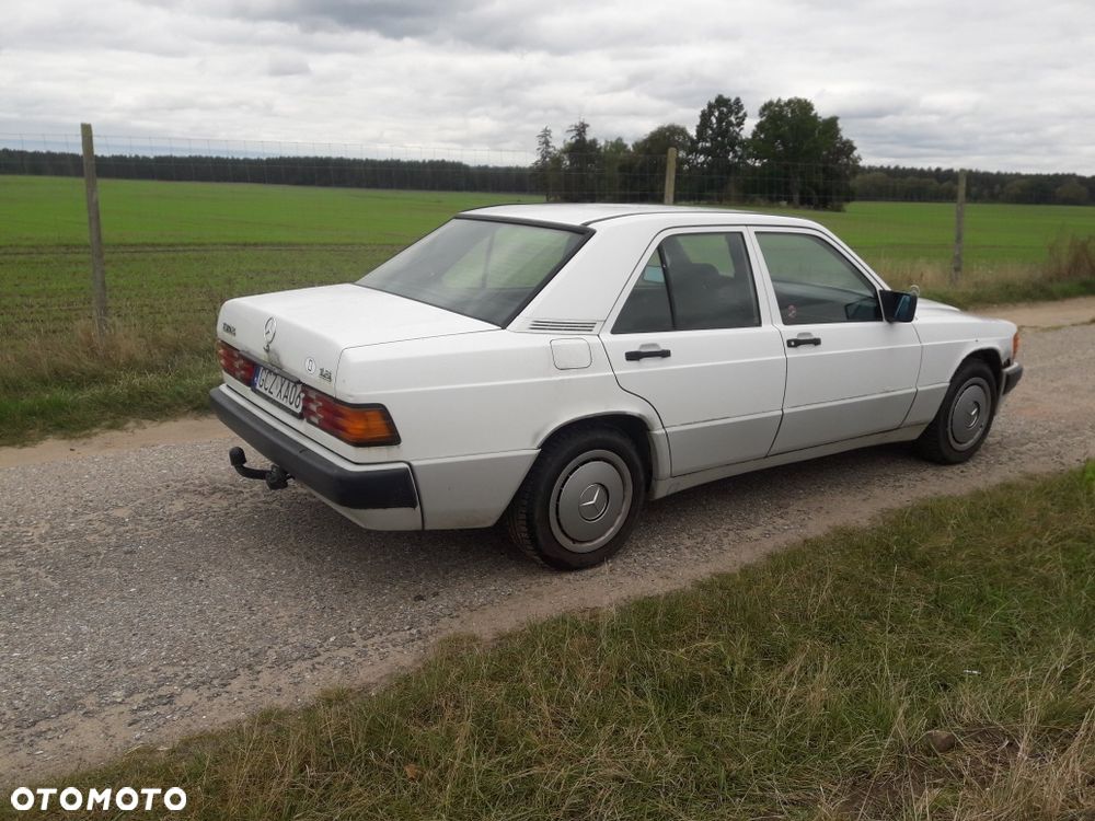 Mercedes-Benz W201 (190) - 4