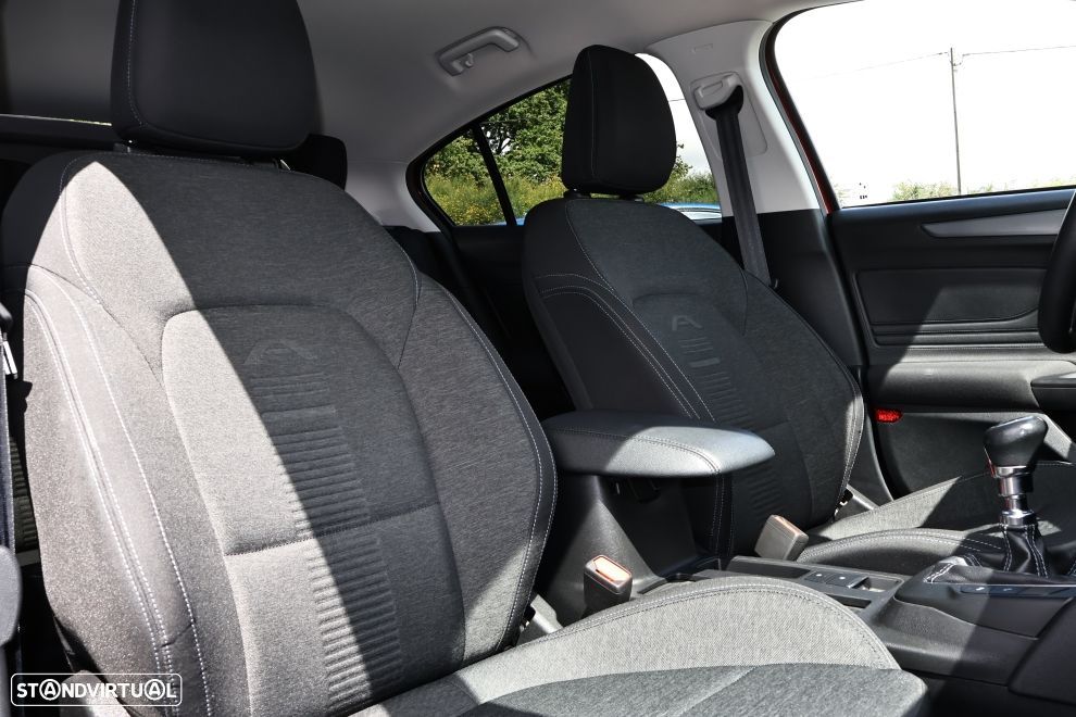 Ford Focus 1.0 EcoBoost Active - 14