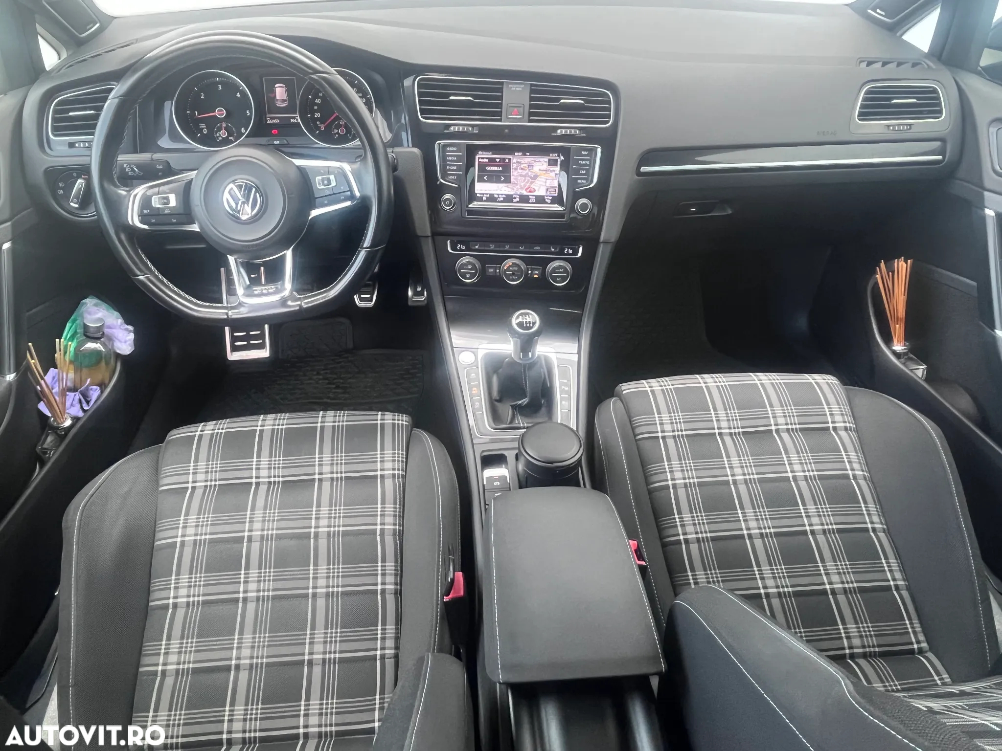 Volkswagen Golf 2.0 TDI GTD - 7