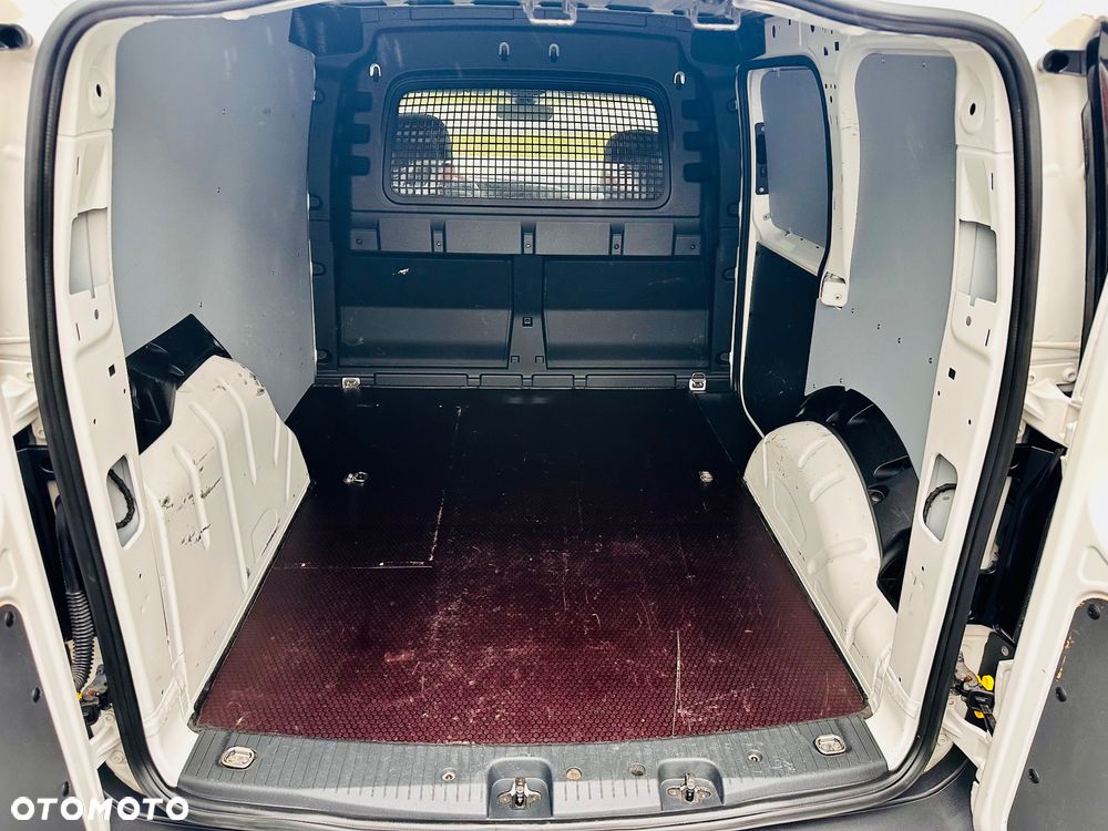 Volkswagen Caddy - 12